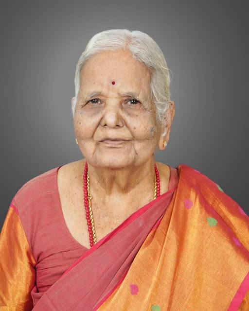 My mother Jamunamma! He breathed his last today at 12.04 afternoon! Yesterday she was undergoing a heart attack (cardiac arrest)!