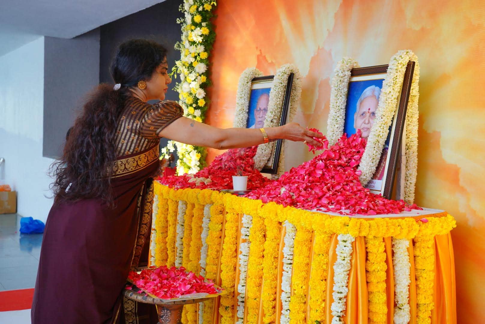 A Gathering in Memory of Mother on the Thirteenth Day!
