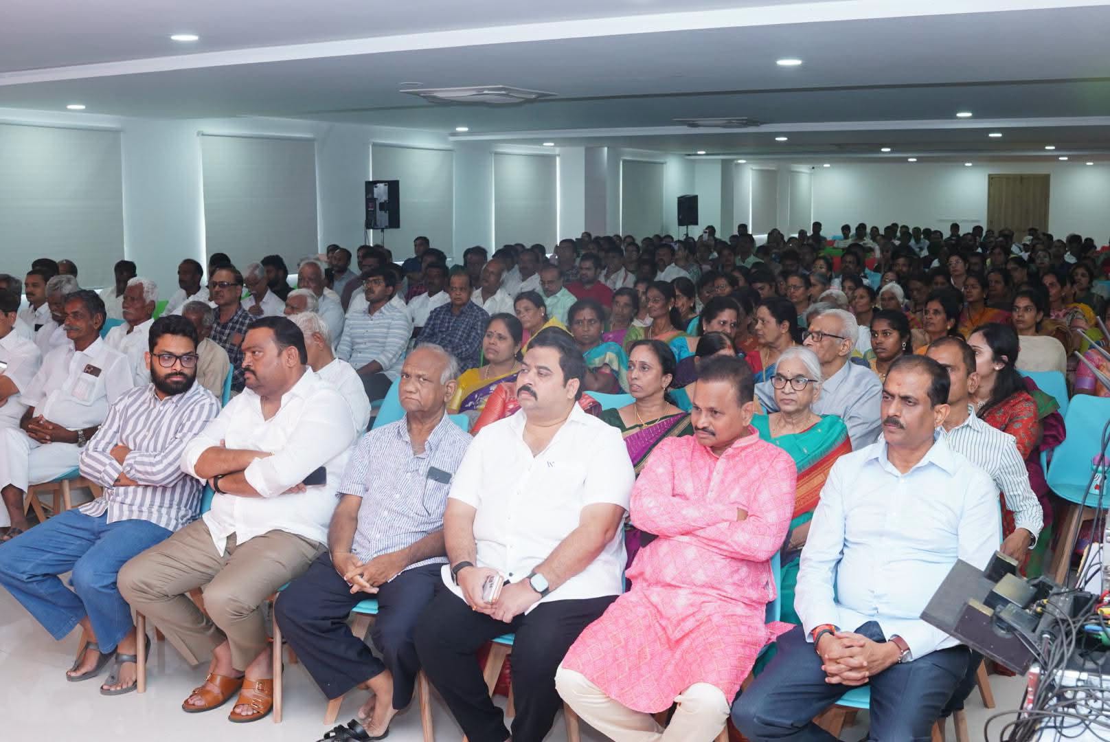 A Gathering in Memory of Mother on the Thirteenth Day!