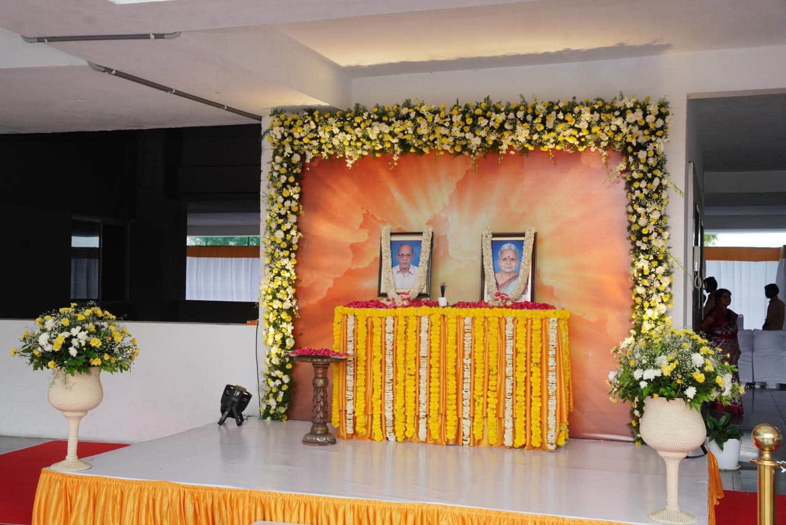 A Gathering in Memory of Mother on the Thirteenth Day!