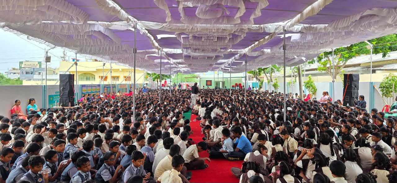 Balamitra -77 Geethanjali, Vinukonda 2000 children, more than 150 teachers One - three hours !