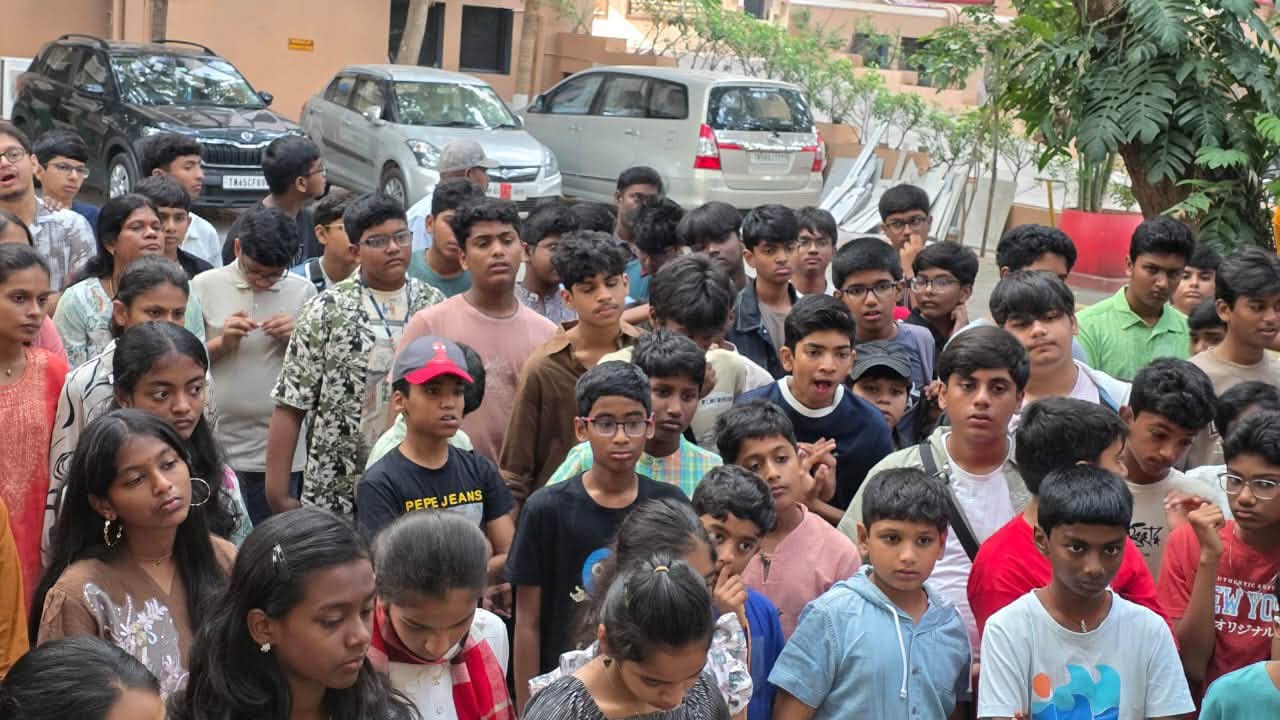 We have finished our breakfast and are all set to explore the beautiful and historic places of Rameshwaram and Dhanushkodi today.