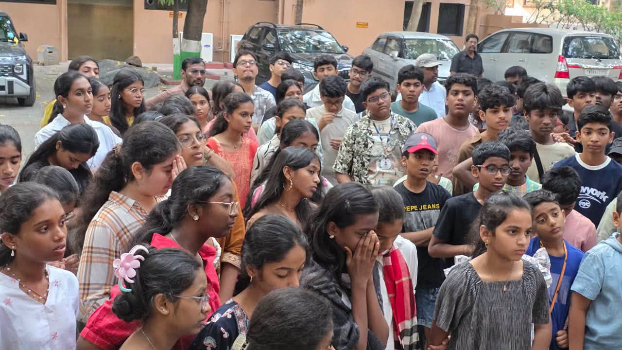 We have finished our breakfast and are all set to explore the beautiful and historic places of Rameshwaram and Dhanushkodi today.