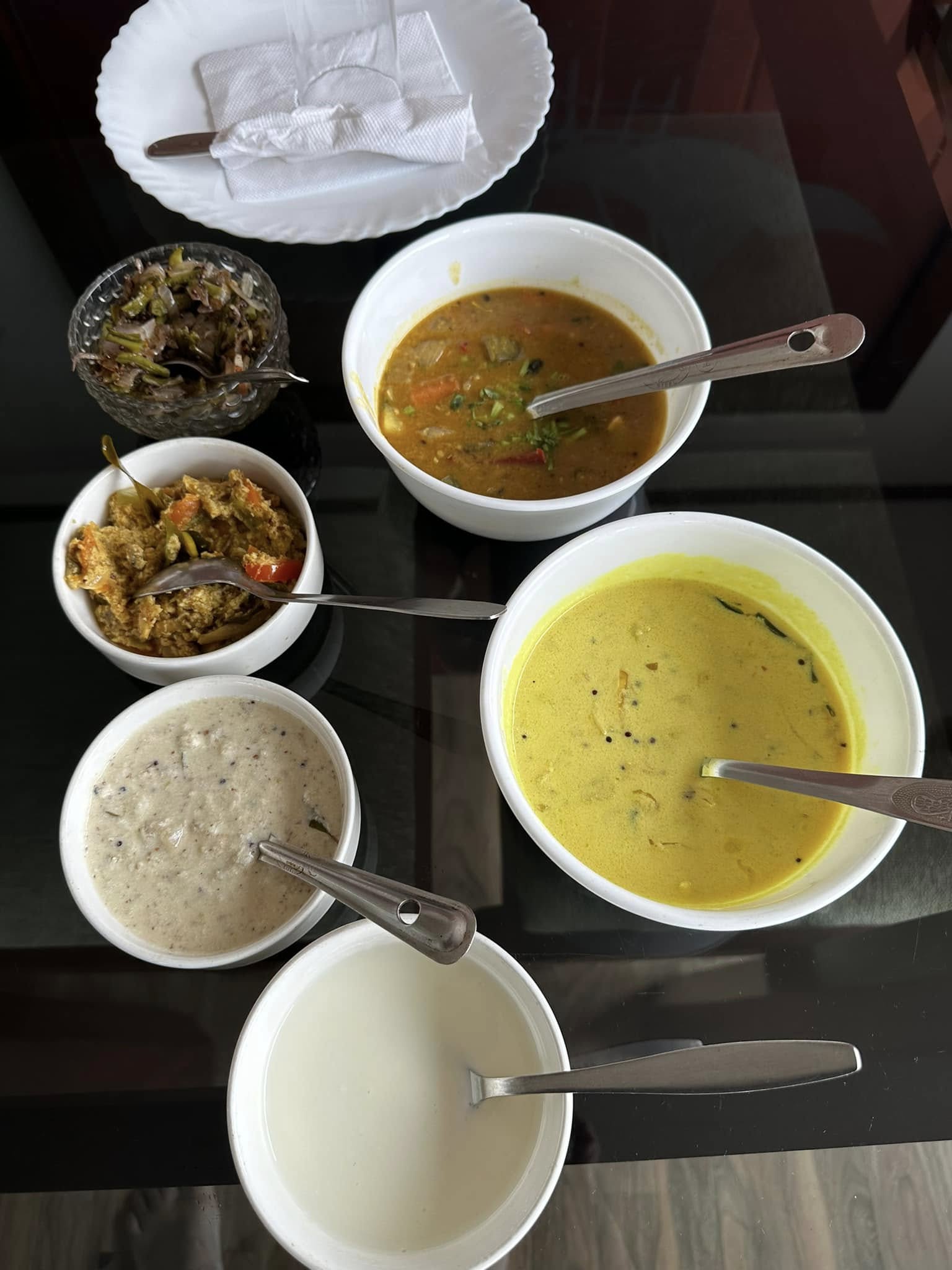 Do you have tiffin? Do you drink juices?