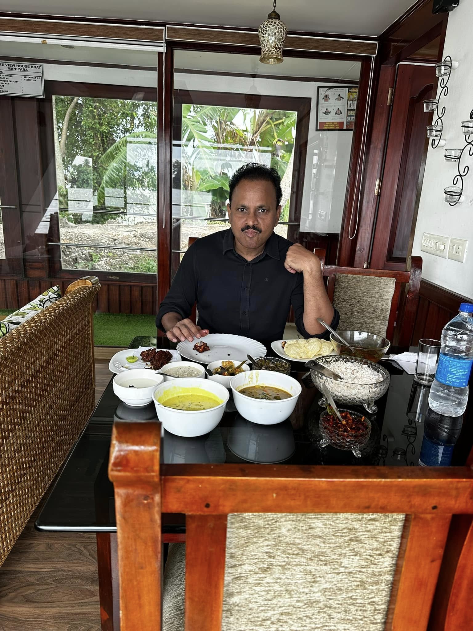 Do you have tiffin? Do you drink juices?