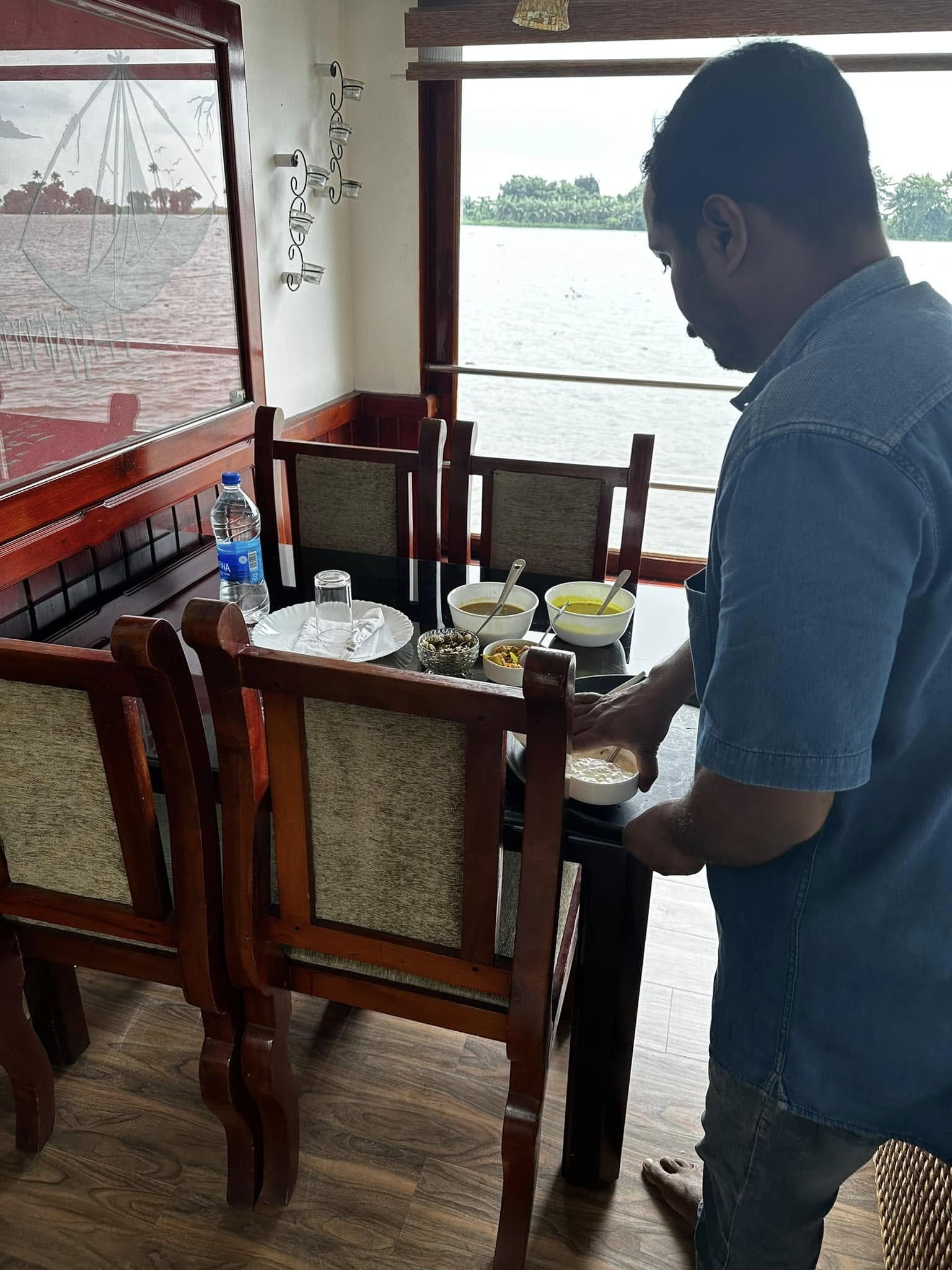 Do you have tiffin? Do you drink juices?
